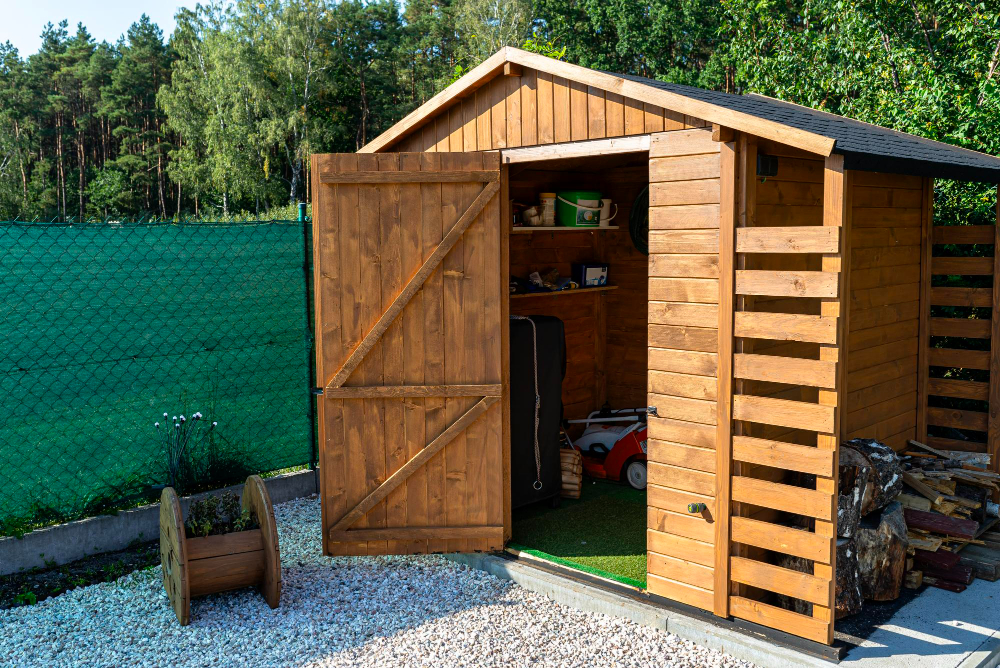 Guide pratique pour construire facilement un abri de jardin avec des palettes recyclées